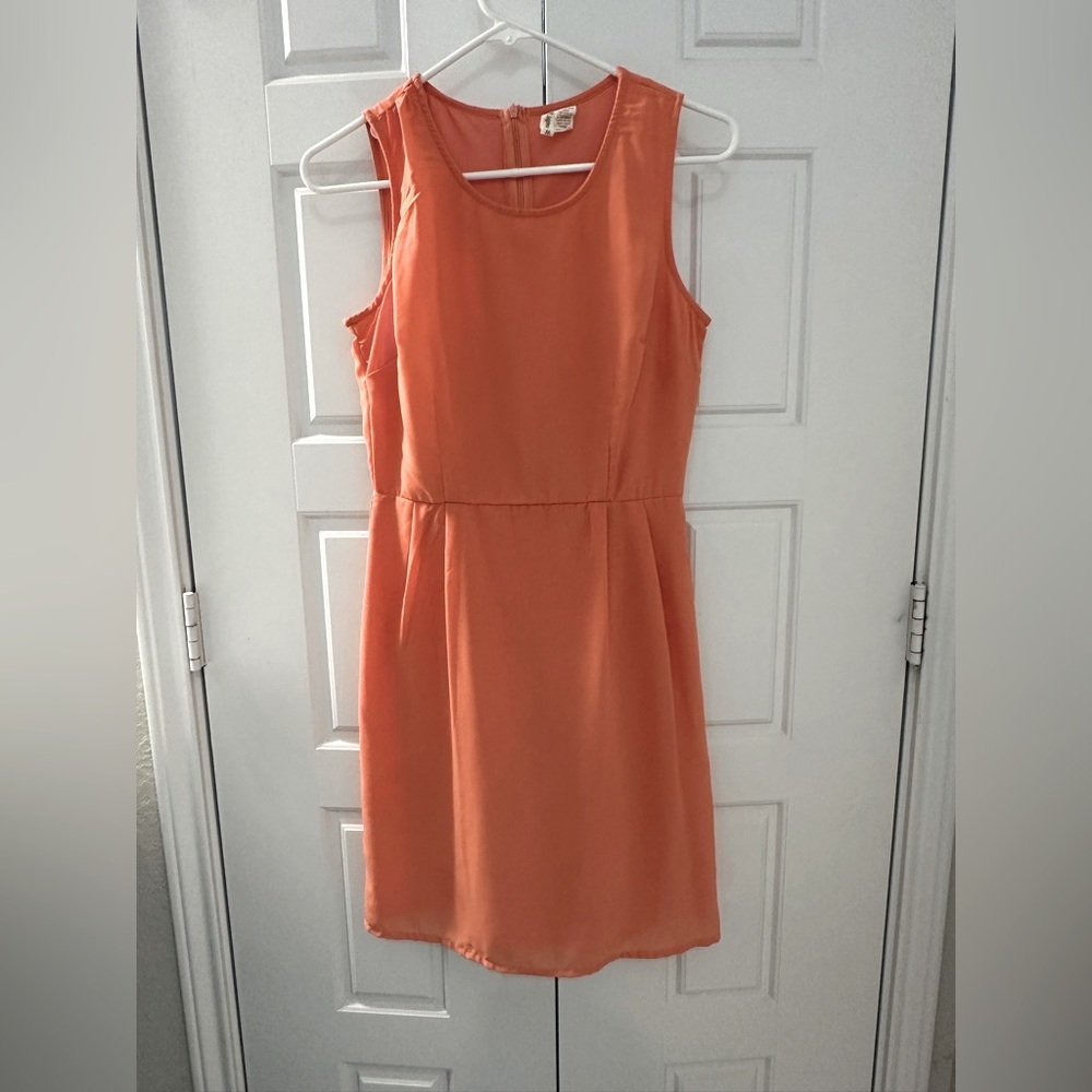 Japna coral M sleeveless, knee high dress